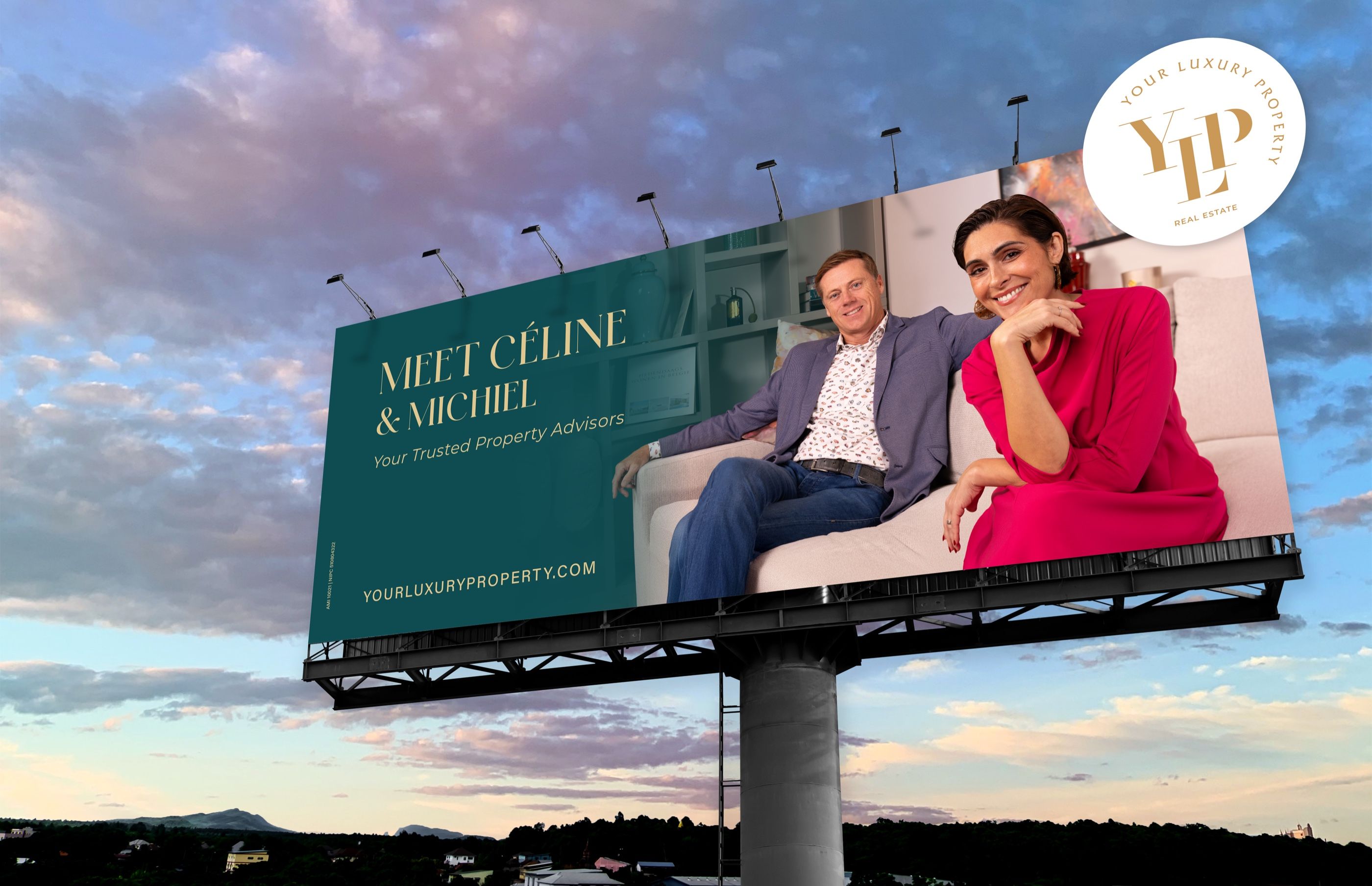 Your Luxury Property: Comunicação gráfica para uma imobiliária de luxo do Algarve, com sede em Almancil: flyers, brochuras, cartões, roll-ups e outdoors.